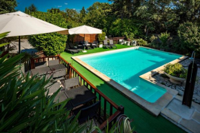  LOGIS HOTEL RESTAURANT L' Auberge d'Uzes  Юзес